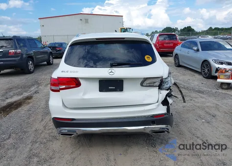 2019 Mercedes-Benz Glc 300 from USA, damaged, VIN WDC0G4JB4KV147392